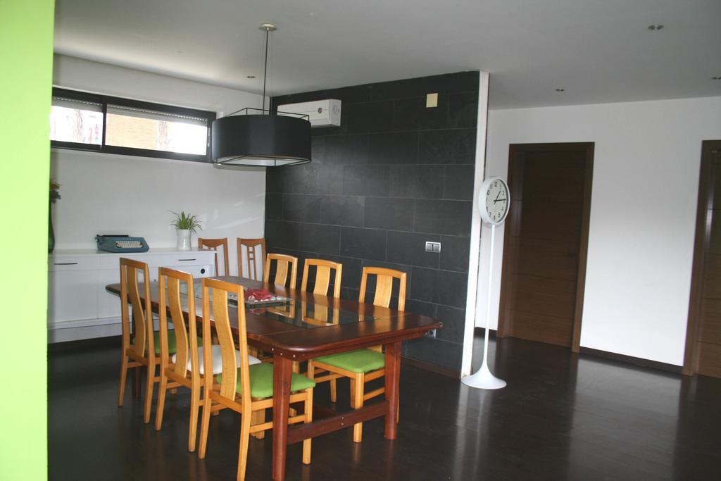 Casa Ceca De La Playa Y Barcelona, Con Piscina Climatizada Y Jacuzzi Vila Vallromanes Exterior foto